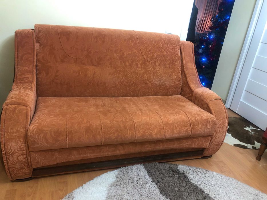 Диван розкладний з кріслами.