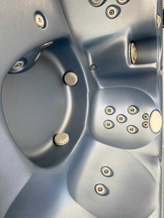 Używana wanna z hydromasażem 5 osobowa