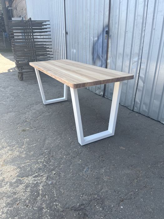 Столи від виробника з дерева