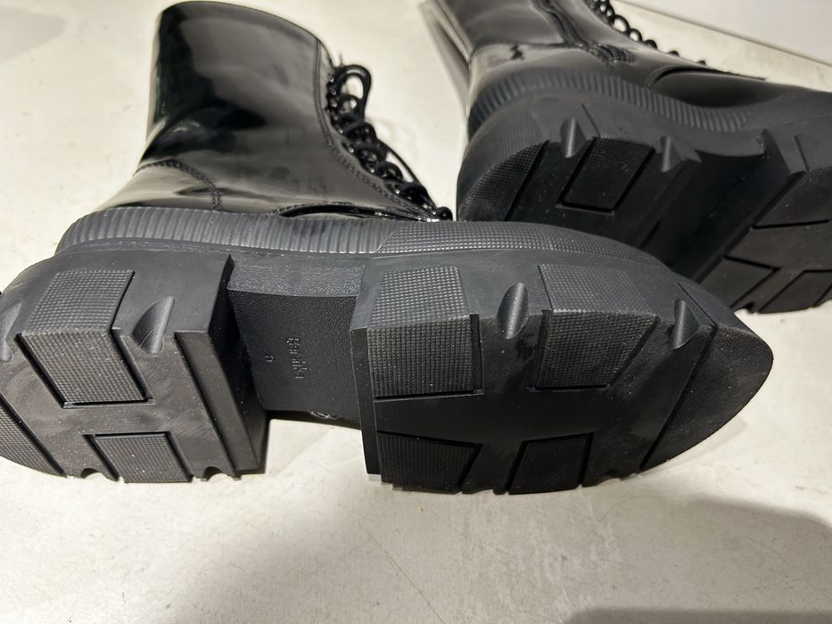 Buty Bershka lakierowane czarne rozm 39