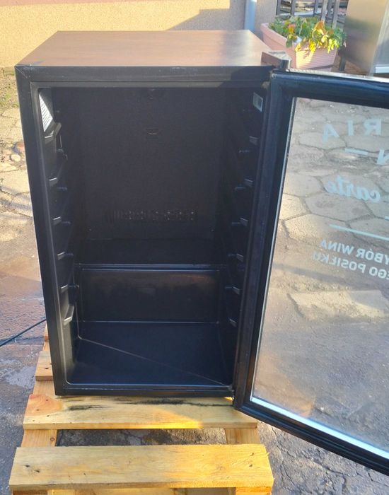 Winiarka lodówka na wino Vinosphere Vn50