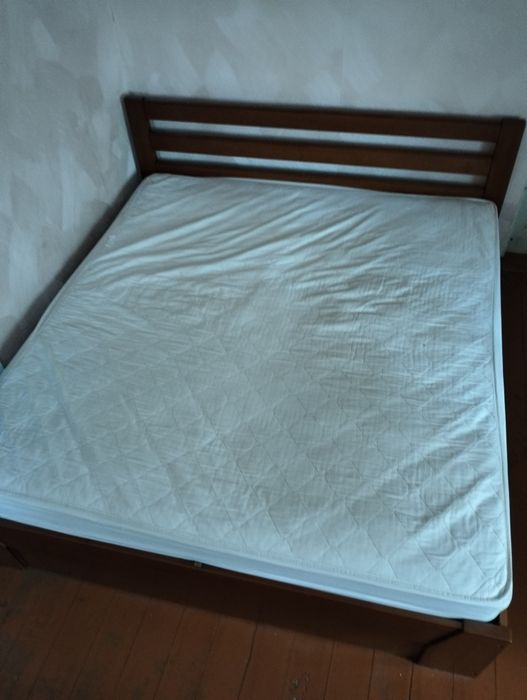 Кровать, натуральное дерево Бук