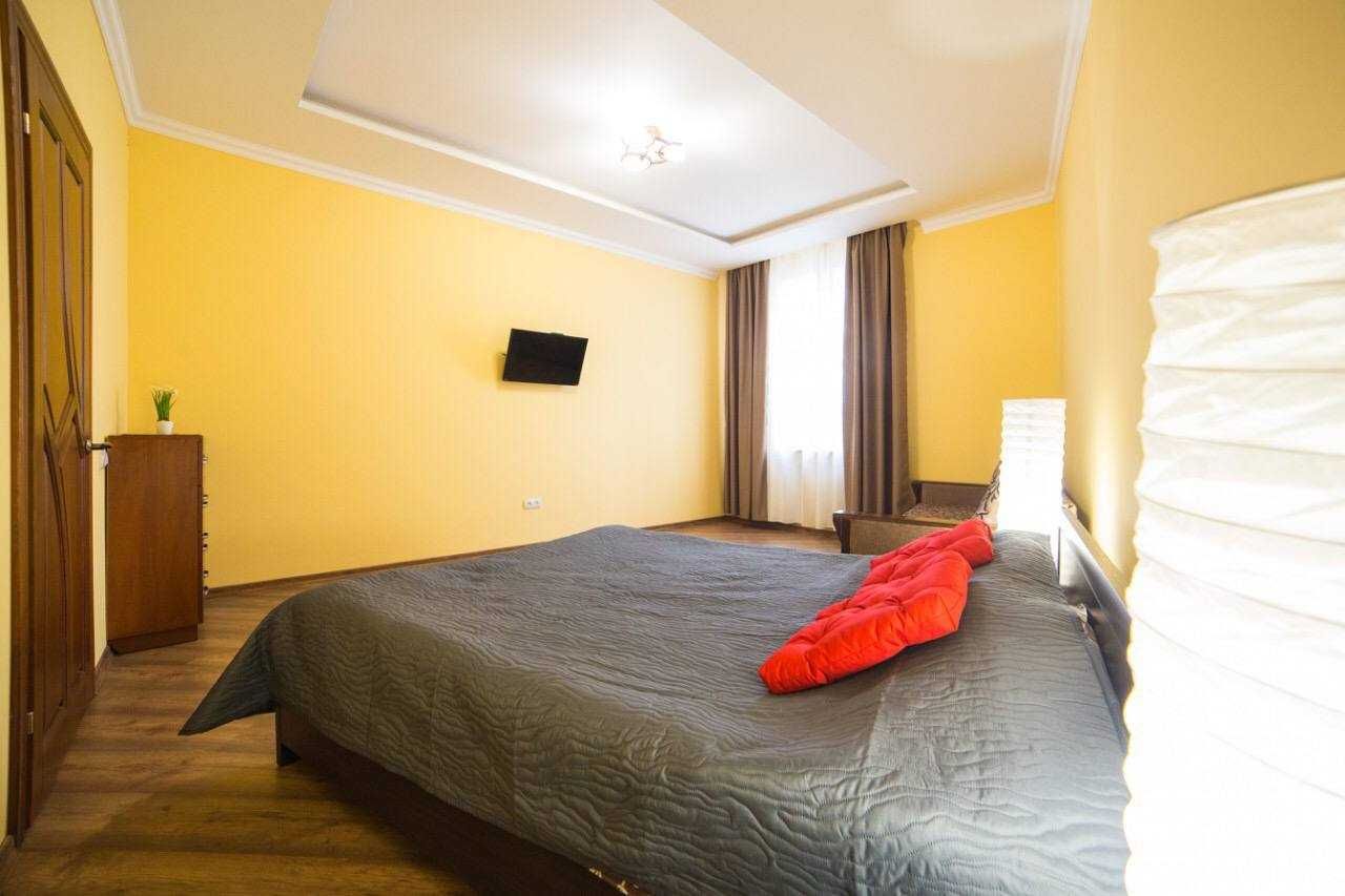 Продаж 1кім квартири по вул.Хмельницького (початок)