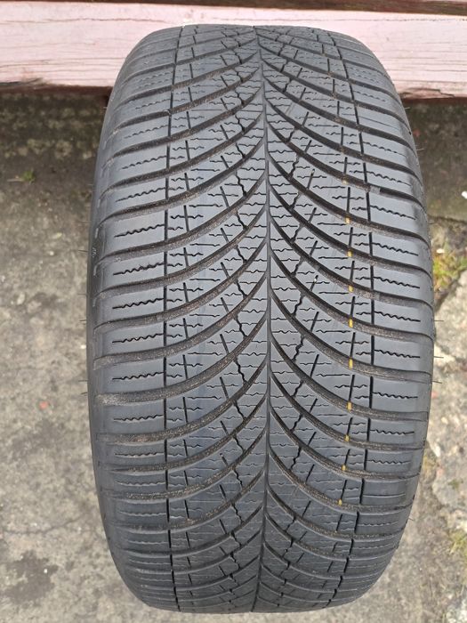 1szt Goodyear Vector 4 Season Gen-3 225/50/17 98W 6mm 2023rok