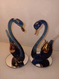 Conjunto de Cisnes Vintage
Em vidro, com liquido azul no interior 
Vin