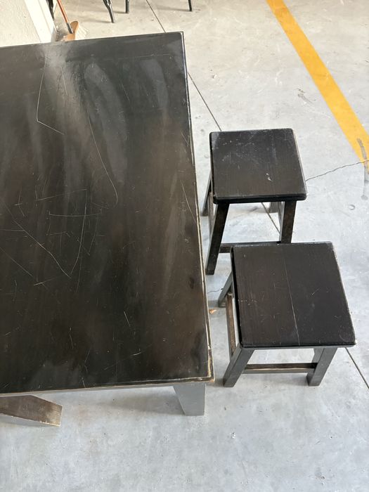 4 conjutos mesas e bancos