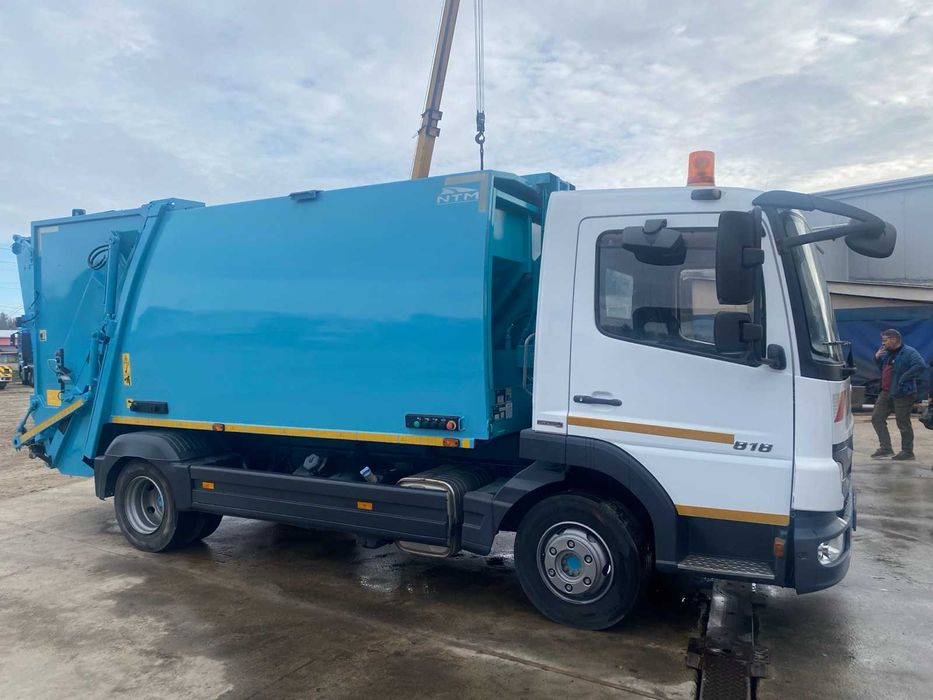 Сміттєвоз Mercedes Benz Atego 818 2012 року Бункер NTM 11m3 2016 року
