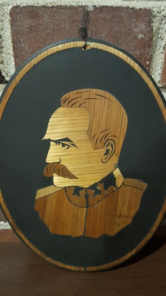 Piłsudski obrazek, popiersie, słomiany