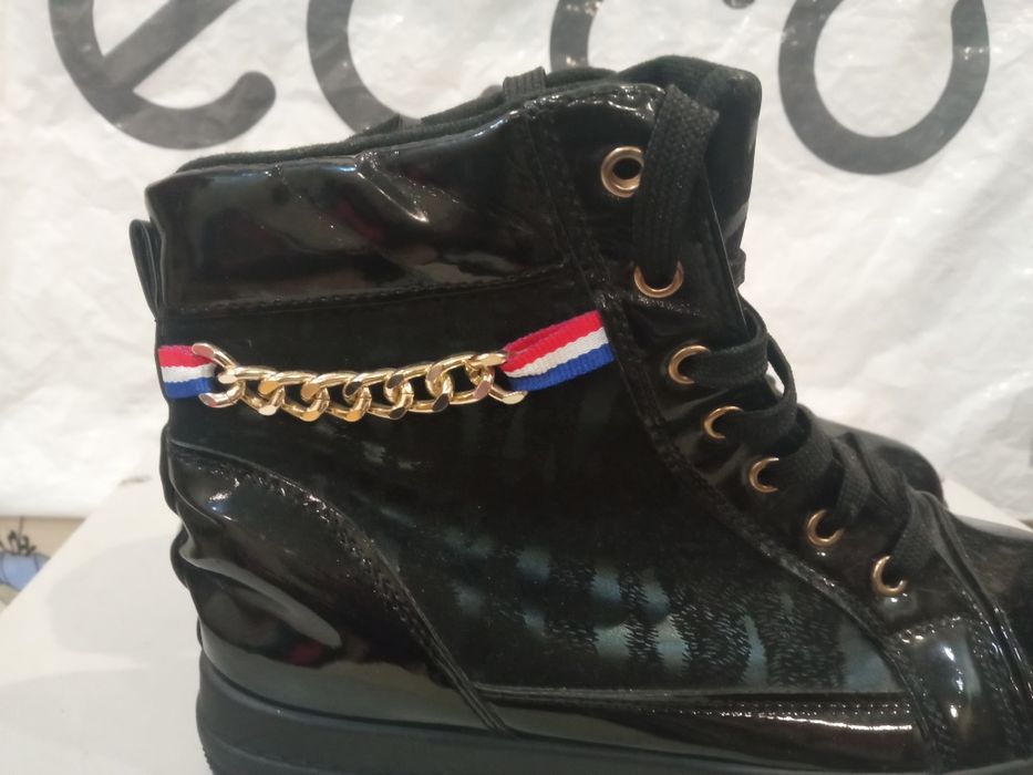 Продам новые женские демисезонные ботинки - сникерсы Fashion