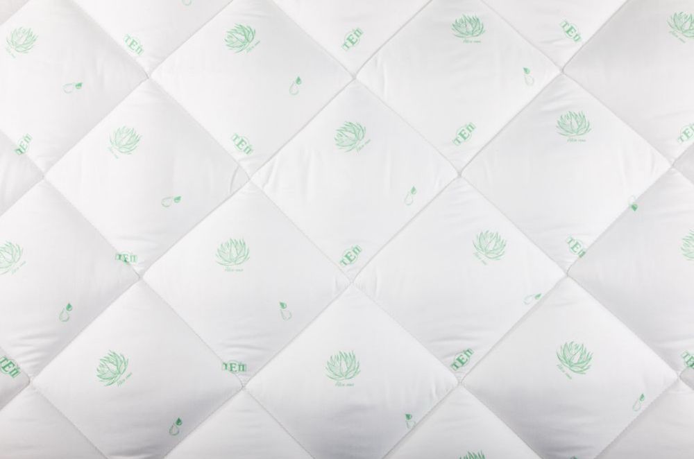 Всезонна антиалергенна ковдра з просоченим екстрактом "Aloe Vera" ТЕП