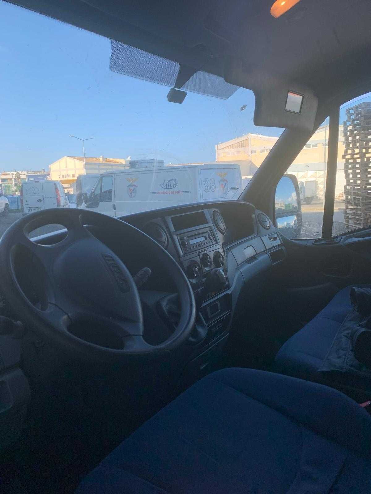 IVECO 40C12 com Caixa Frigorifica e Refrigeração