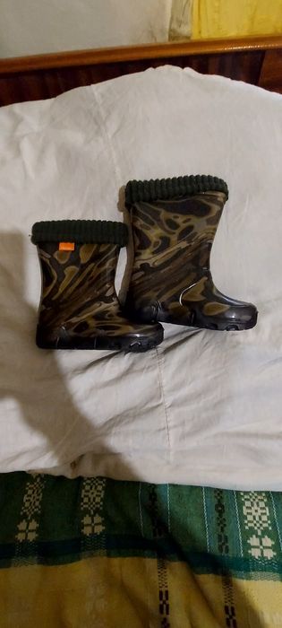 Продам гумові чобітки