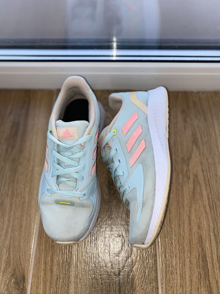 Кроссовки Adidas HR1412 р.35