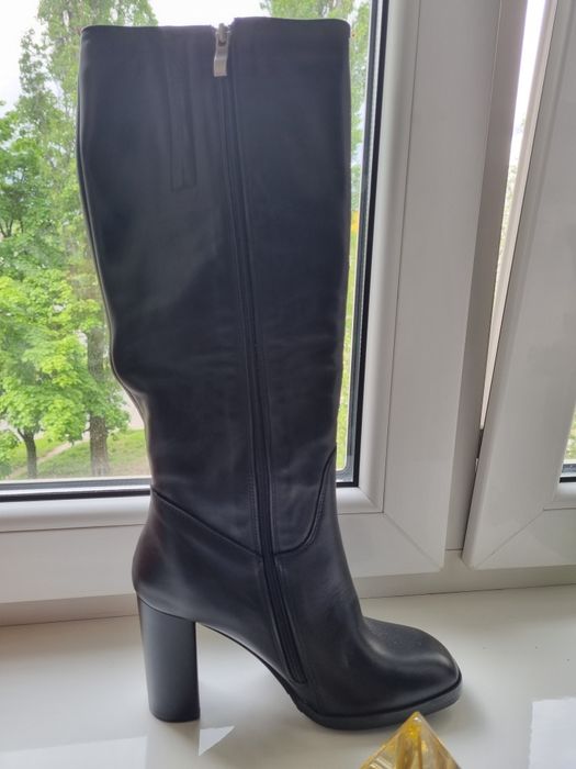 Продам женские кожаные сапоги