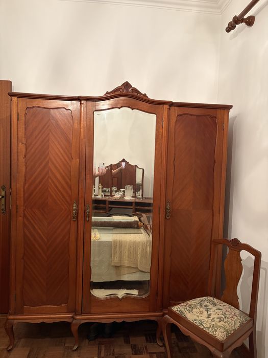 Armário guarda-roupa madeira