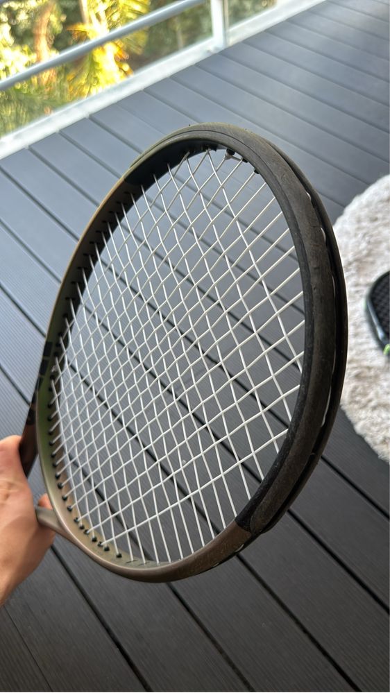 Raquete wilson blade 104 V8