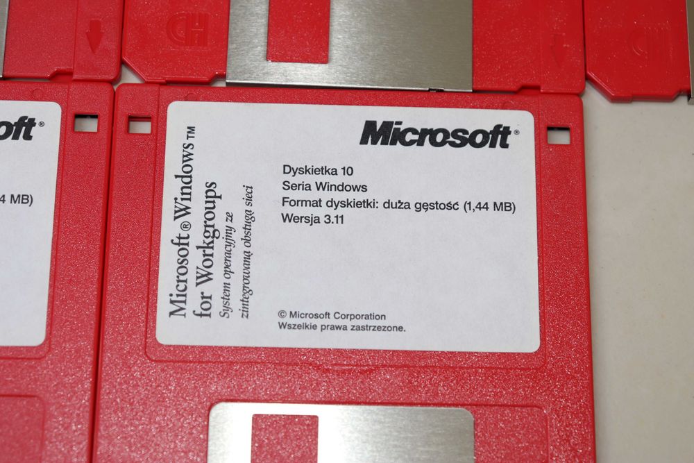 System operacyjny Microsoft Windows 3.11 10 dyskietek 1,44MB