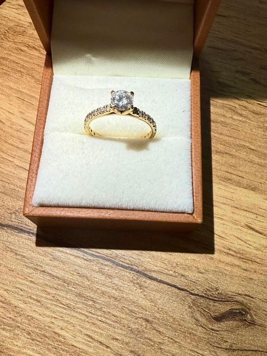 Pierścionek zaręczynowy z diamentem rozmiar 12