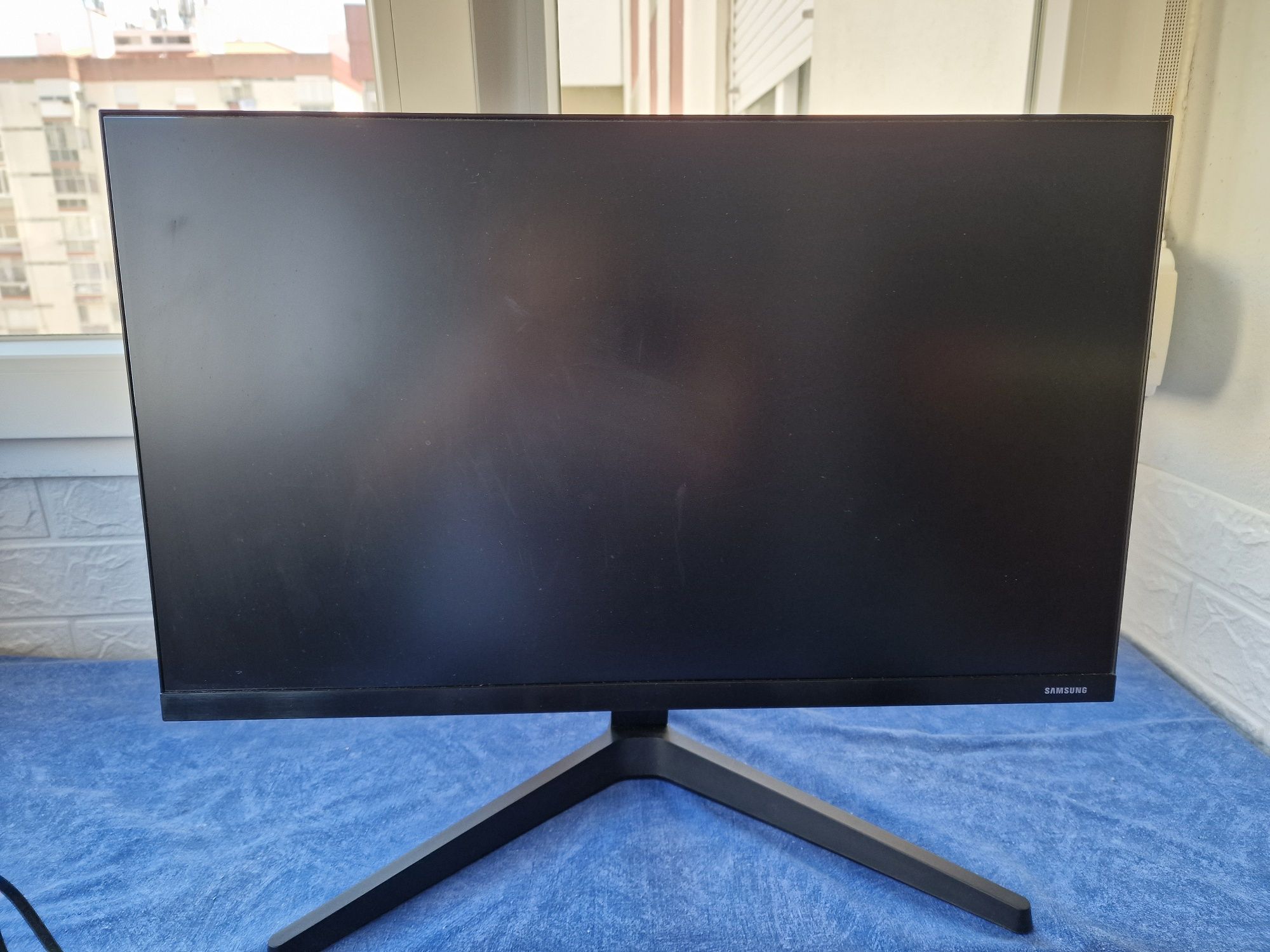 Monitor Samsung LF24T350FHRXEN full HD
