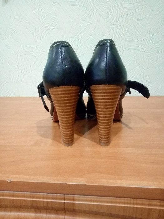 Женские туфли