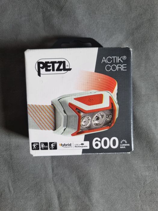 Latarka czołowa Petzl Actik Core 600