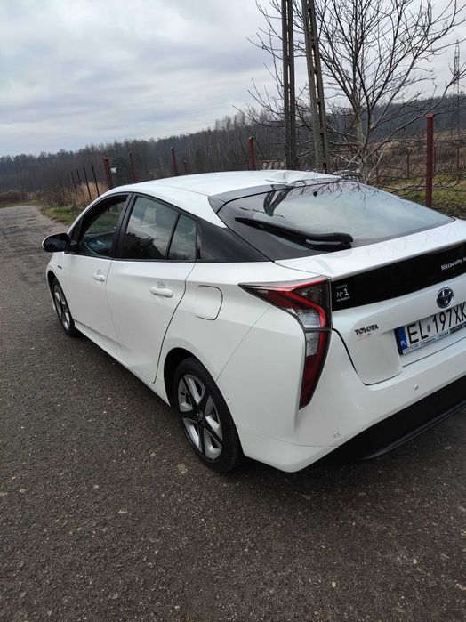 Toyota Prius IV 1,8 hybrid, 66 tys. km, krajowy