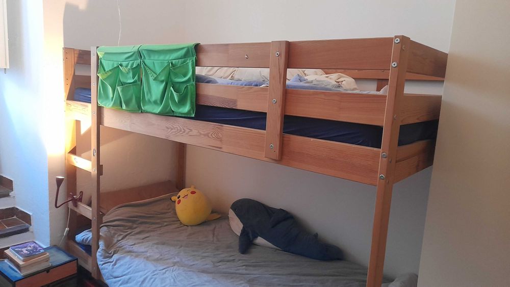 Vendo beliche do Ikea, modelo Mydal em bom estado com 2 colchoes.