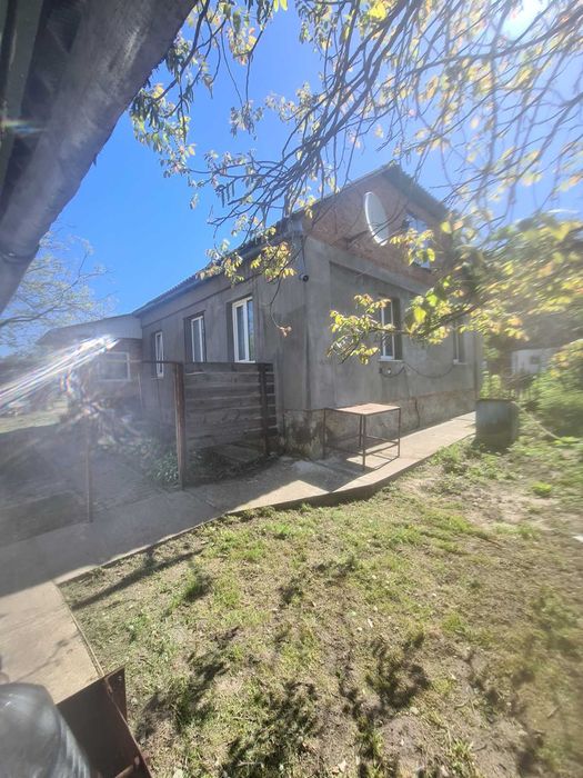 Продам будинок в Лубнах район медучилища