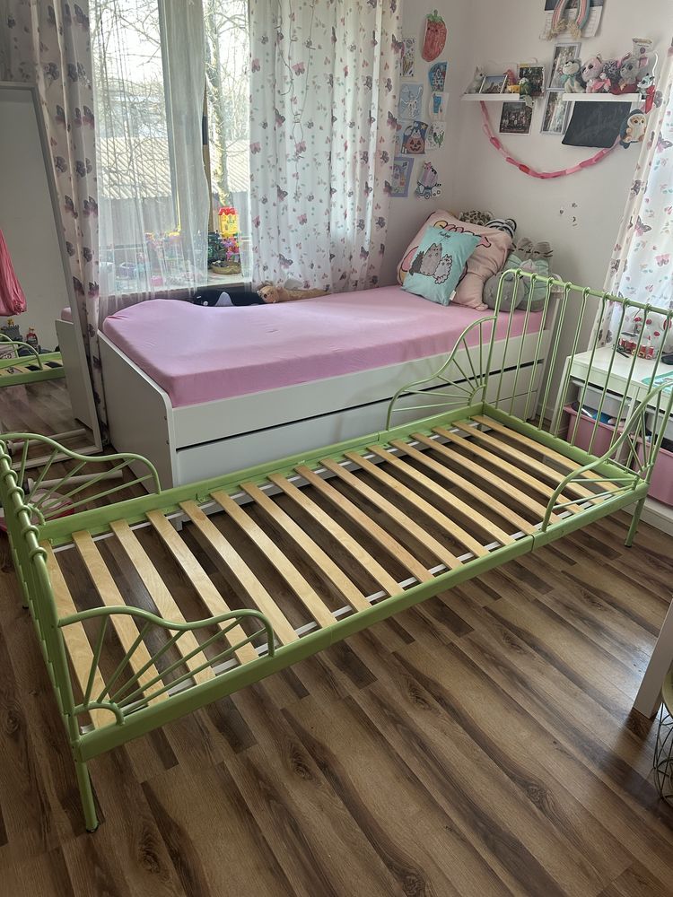 Łóżko o regulowanej długości Ikea MINNEN ze stelażem zielone 80x200 cm