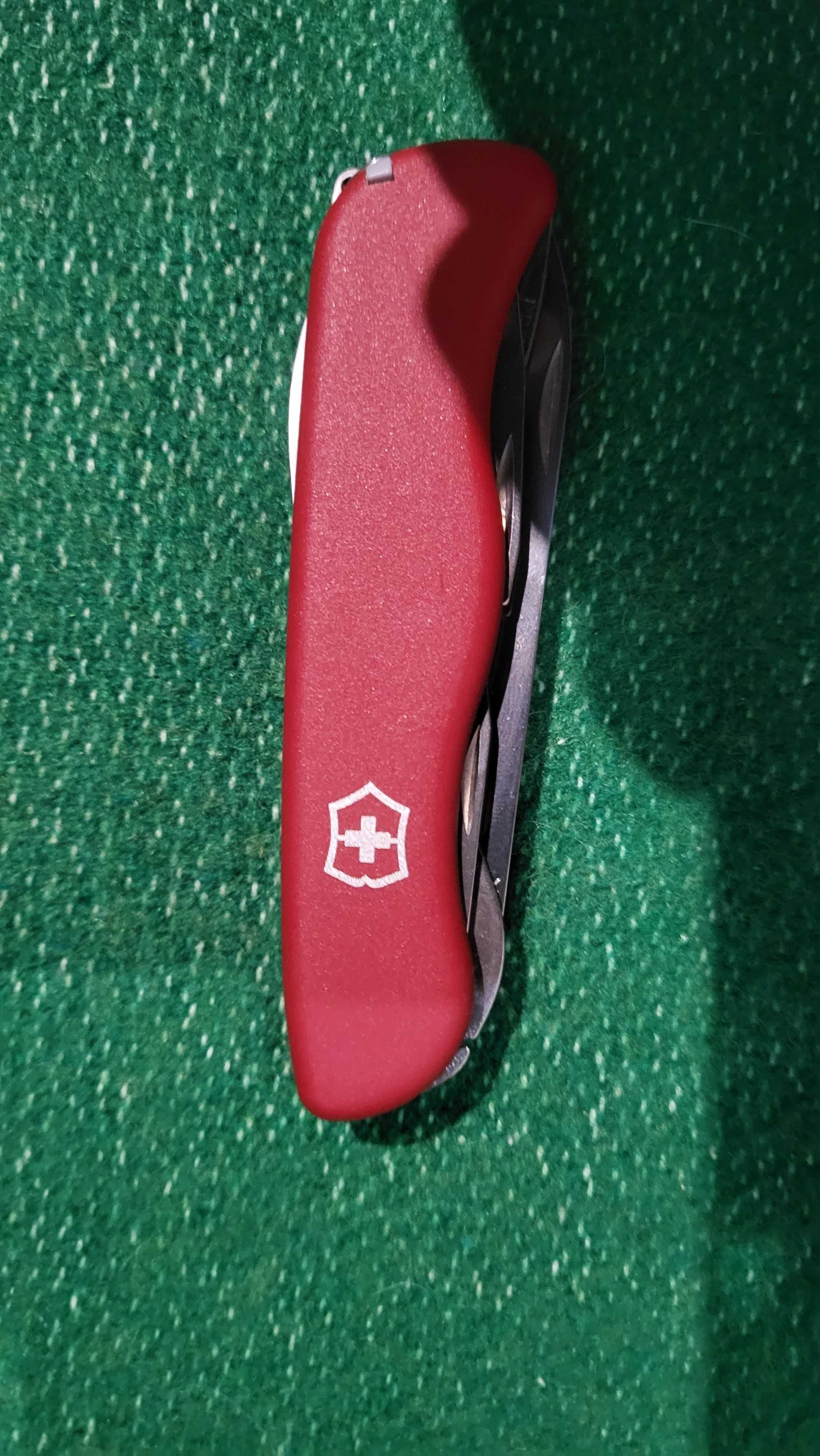 Nóż Scyzoryk Victorinox Forester 0.8363 Czerwony 12W1