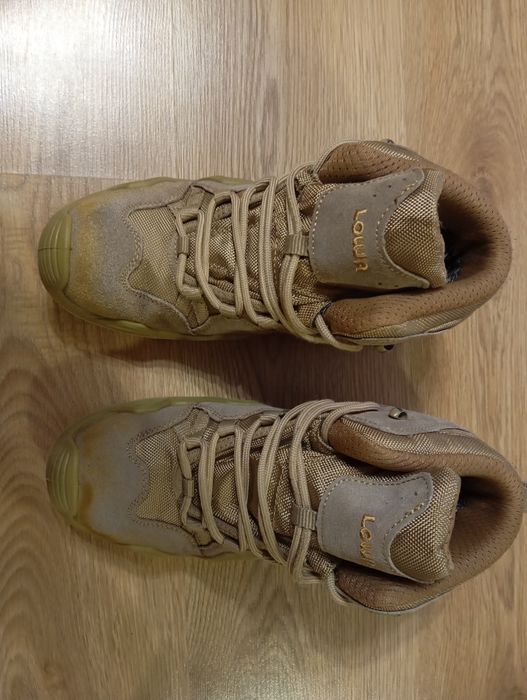 Військові берци LOWA