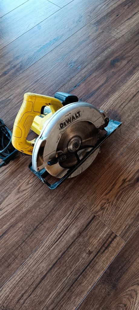 Pilarka tarczowa DeWalt dwe 560