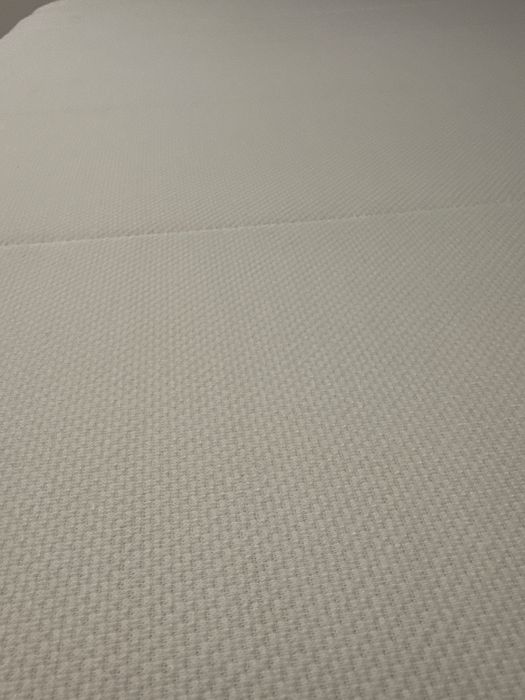 Łóżko kontynentalne z materacem  Ikea 140x200  w idealnym stanie