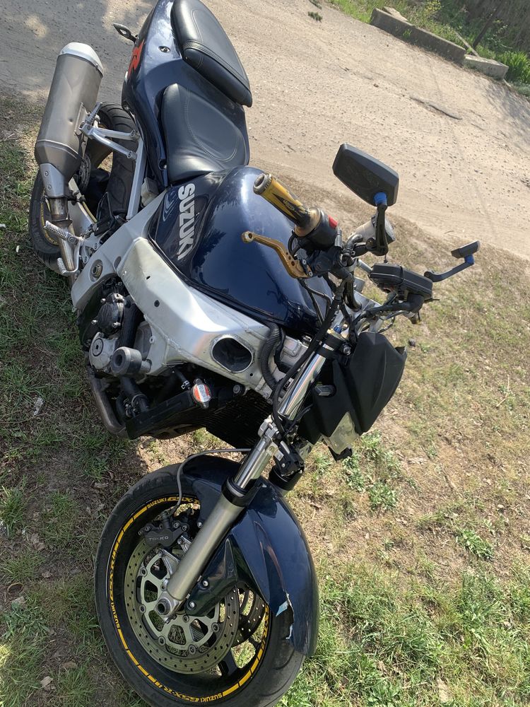 Suzuki GSX-600R