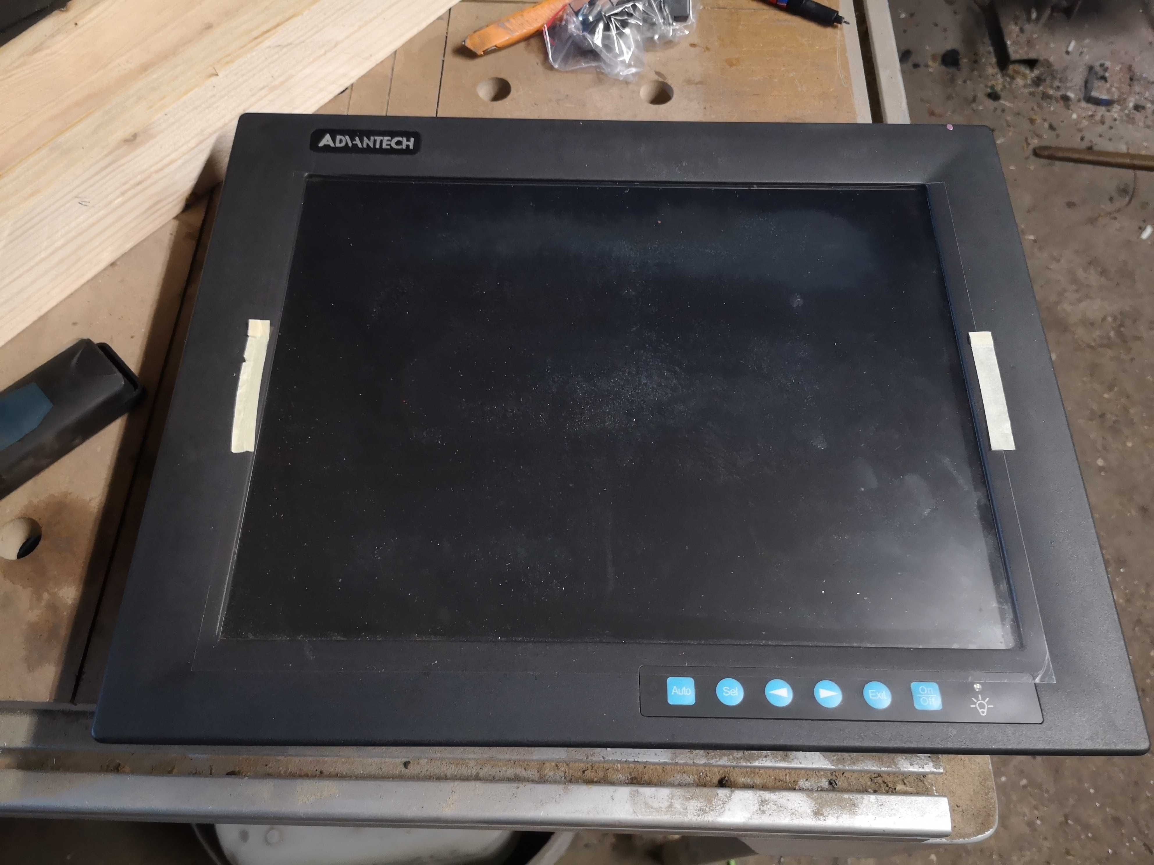 Monitor przemysłowy, wyślietlacz, monitor do zabudowy. Advantech, LCD