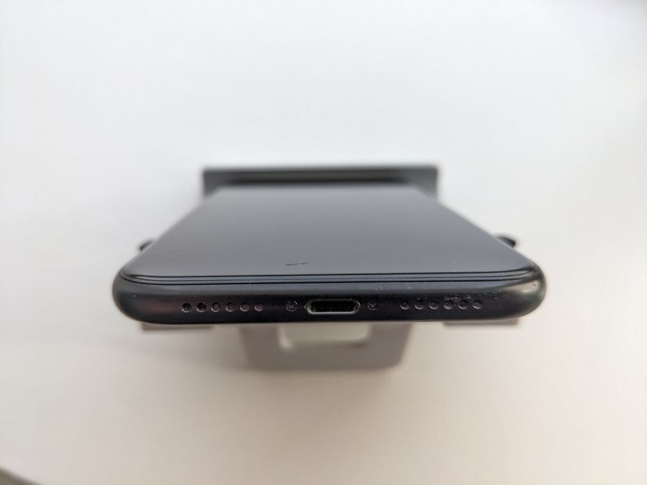 iPhone XR 64Gb Black. Neverlock працює з усіма операторами
