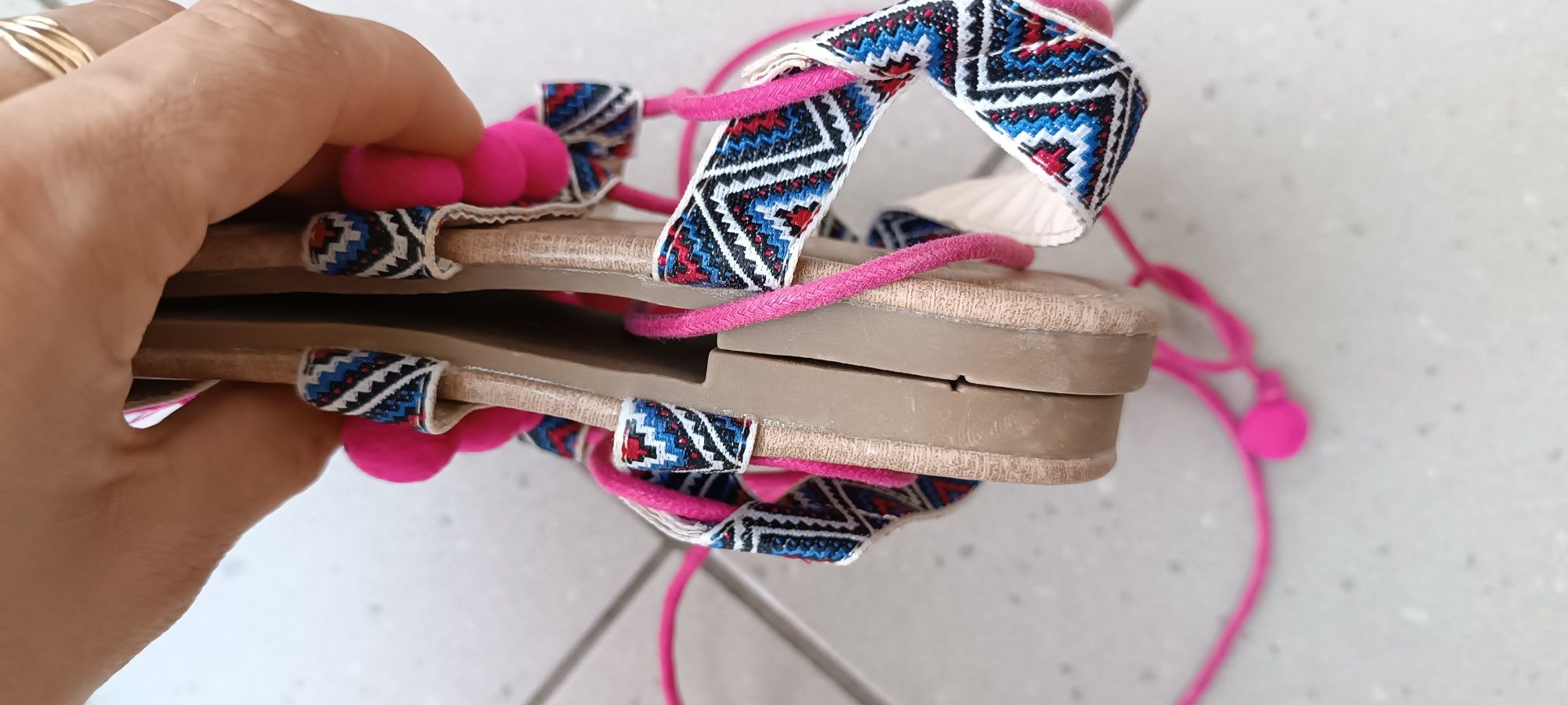 Nowe Kolorowe sandały 37 Boho sandały etniczne sandały z pomponami