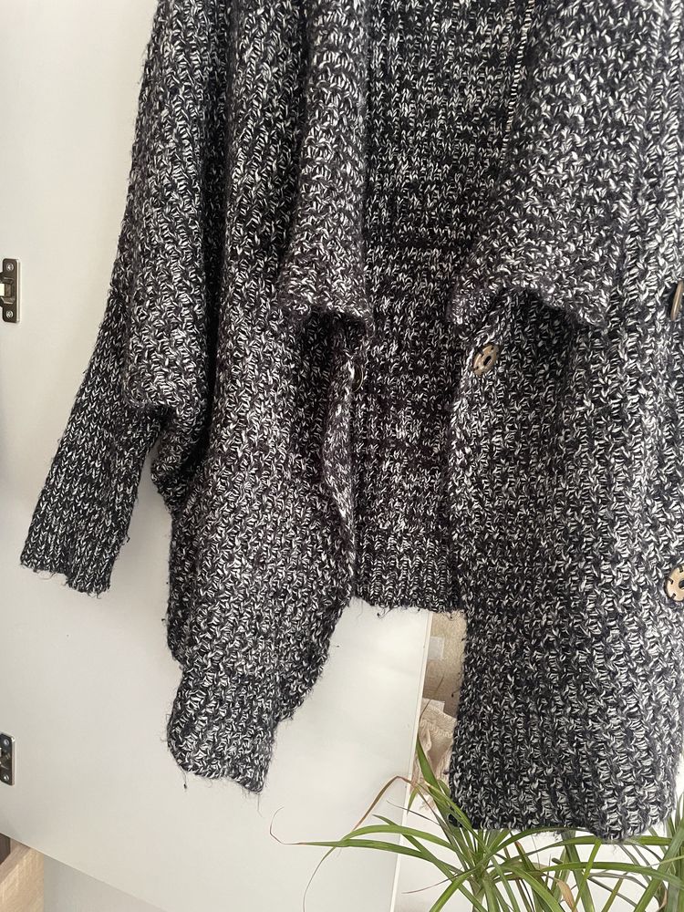 Sweter damski kardigan Pull&Bear