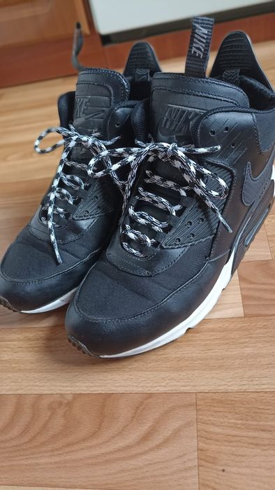 Продам ботинки Nike