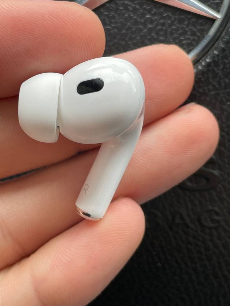 Prawa Słuchawka AirPods Pro 2  A2700 A2699 A2698