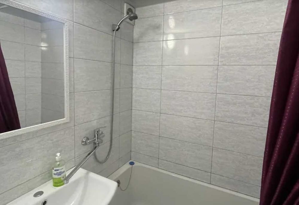 Сдам 3-х ком квартиру посуточно в Одессе по улице Жолио Кюри 64