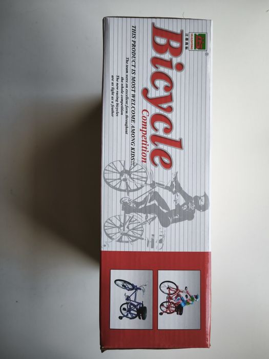 Brinquedo bicicleta. Luzes, música e movimento