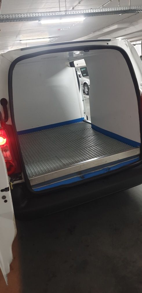 Citroen Berlingo Longa em muito bom estado.