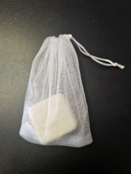 Małe kwadratowe mydelko hand made+woreczek