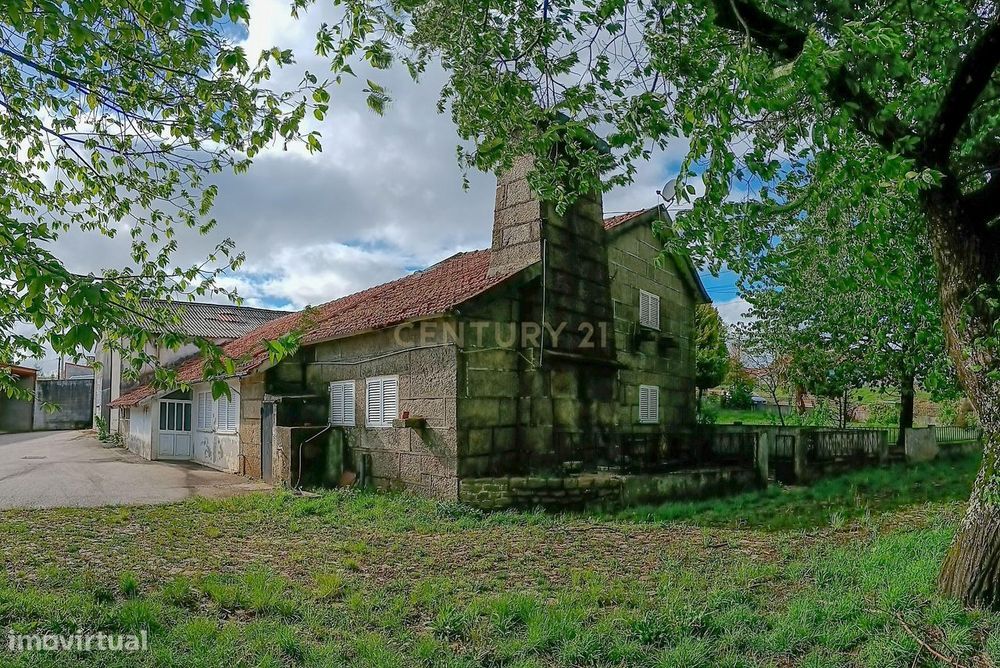 Casa Isolada para Recuperação em, Montalegre - 141.000€