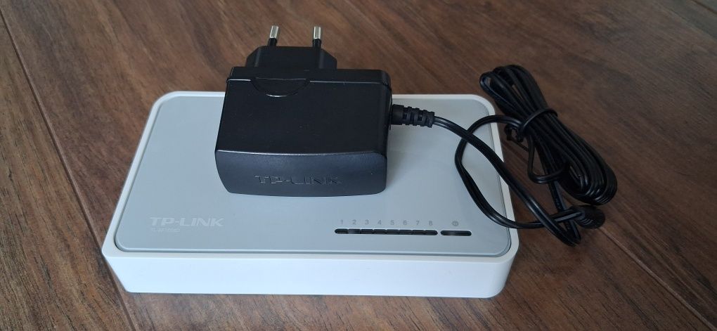 Switch TP-LINK TL-SF1008D