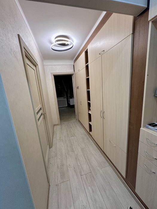 3 кімнатна квартира в Центрі з дизайнерським ремонтом[]