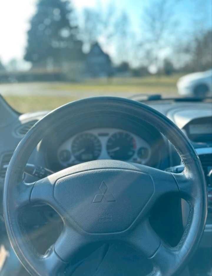 Mitsubishi carisma 1.3