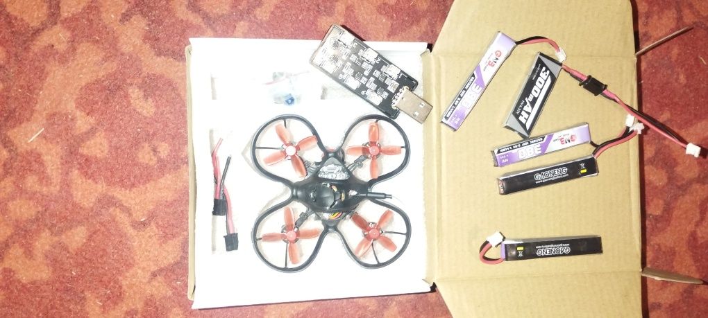Продам міні ФПВ FPV дрон! Літає гарно, має захист пропеллерів!