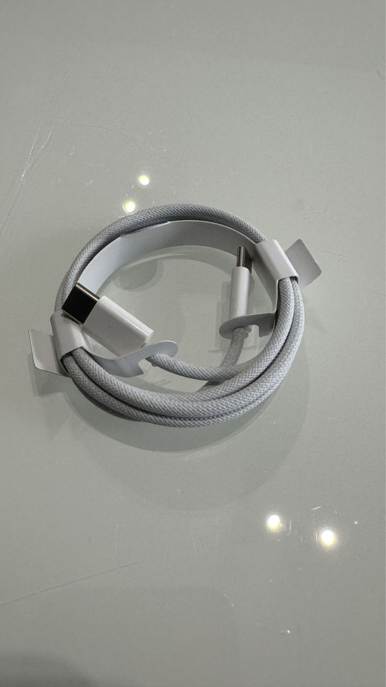 Oryg. Ladowarka 20 W iphone+ Oryg. Kabel USB C - USB C 1 M Iphone 15